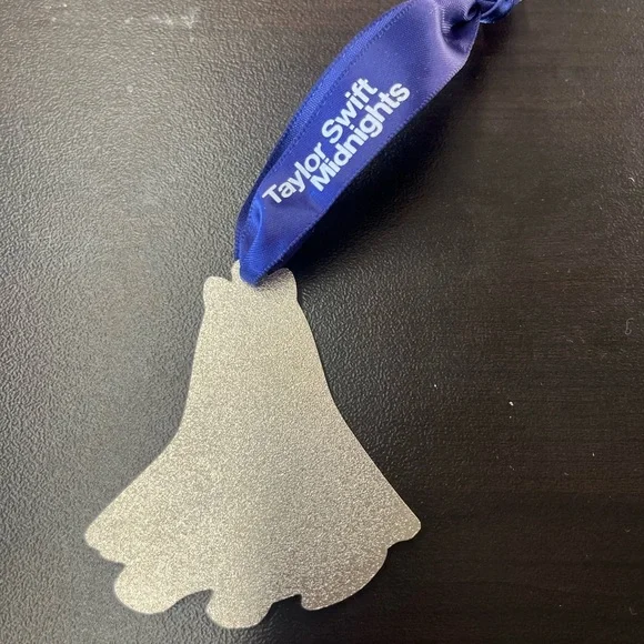 Taylor Swift Purple Ghost #II ornament box NOT included - Picture 5 of 8